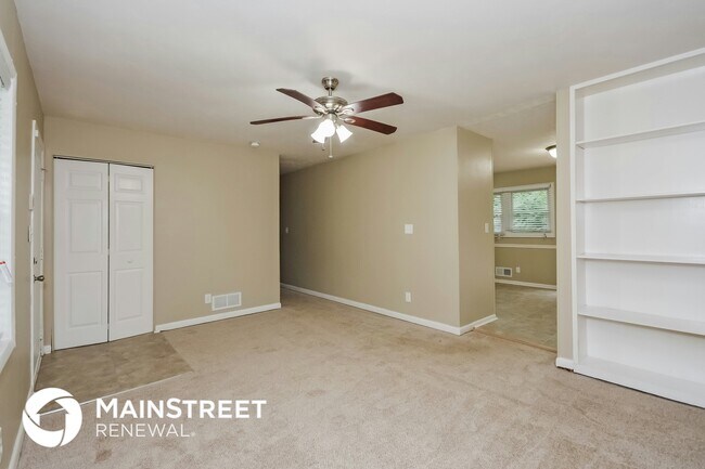 Foto del edificio - 464 Pinecrest Dr