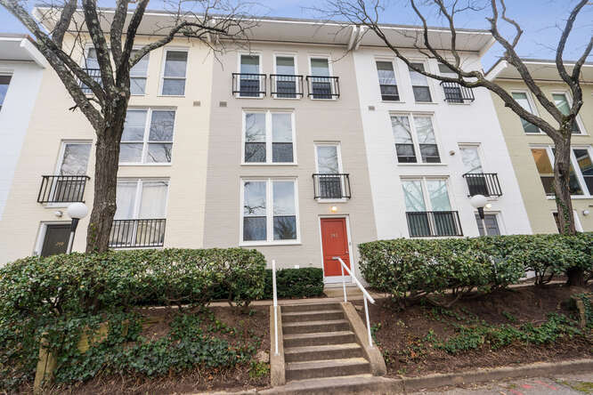 Primary Photo - 242 G St SW