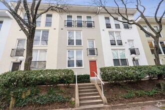Building Photo - 242 G St SW
