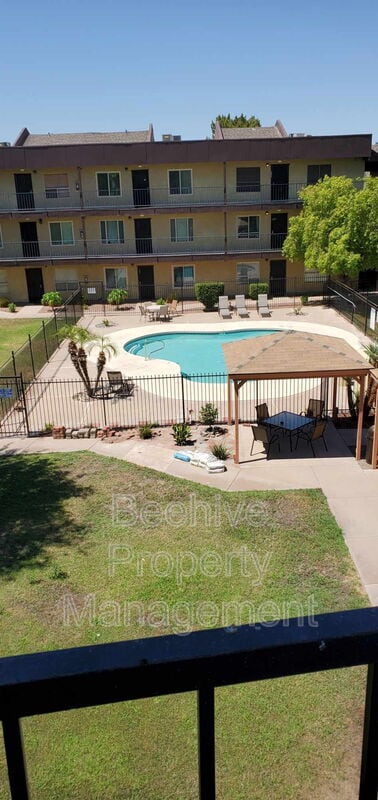 Photo - 461 W Holmes Ave