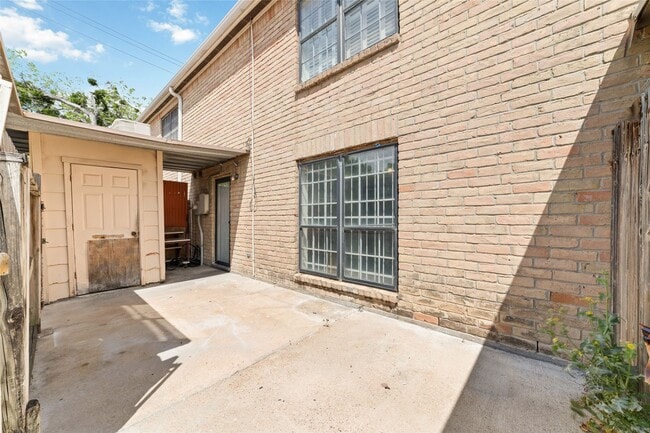 Building Photo - 4022 Belle Park Dr