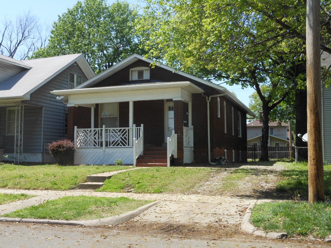 2525 Grand Ave 2525 Grand Ave