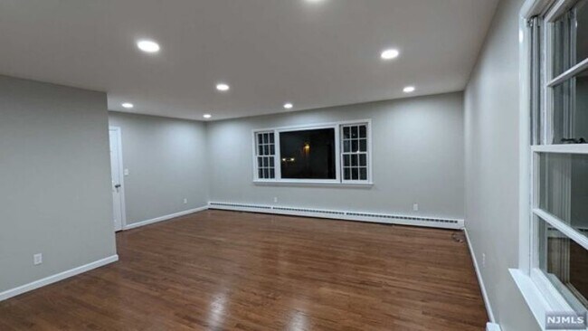 Foto del edificio - 59 Rock Rd