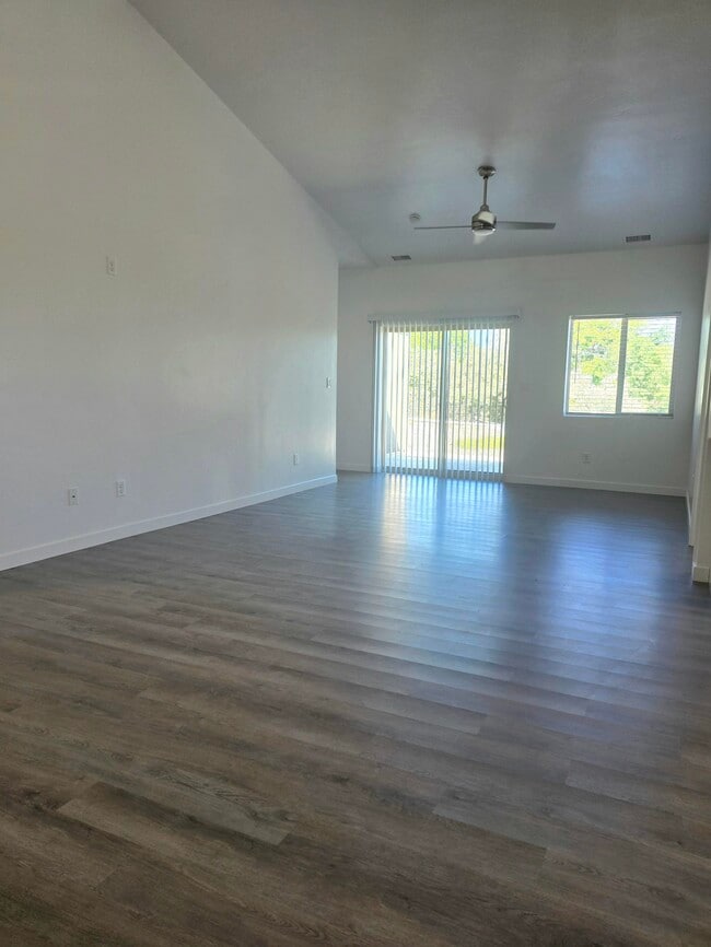 Building Photo - 149 Buena Vista Dr