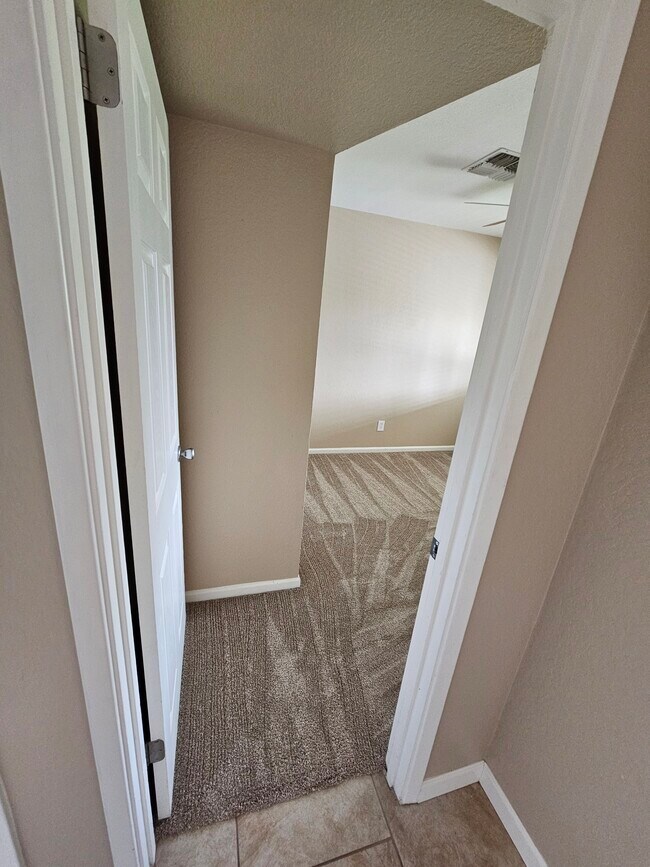 Building Photo - 4945 E Fox St