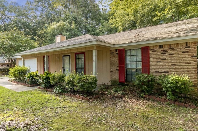 Building Photo - 201 Shadow Cove