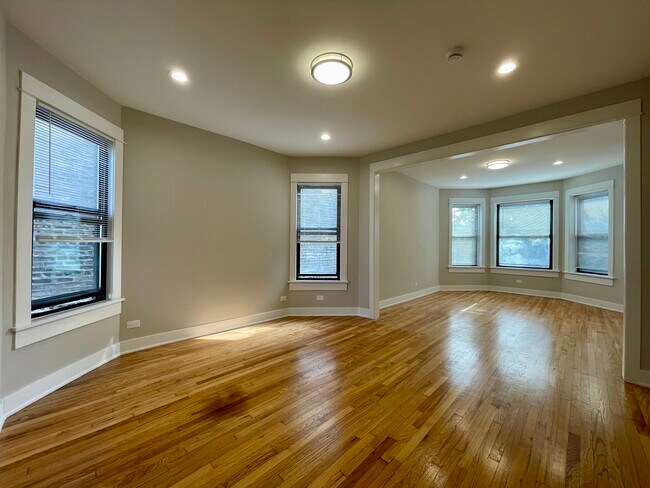 Foto del edificio - 2143 N Keystone Ave