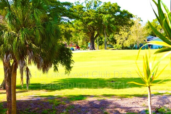 Foto del edificio - 2117 Lakewood Club Dr S