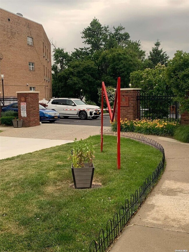 Foto del edificio - 94- 20 Magnolia Ct