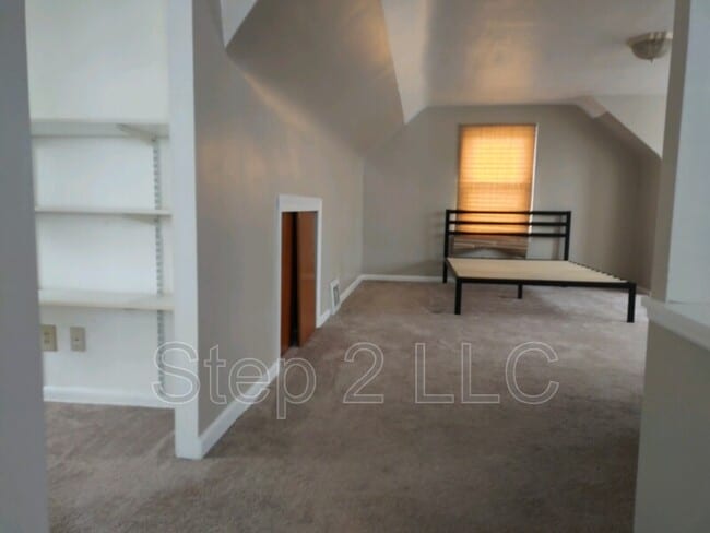 Building Photo - 5048 Claremont Blvd