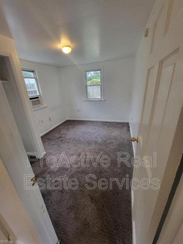 Building Photo - 3625 S Warwick Cir