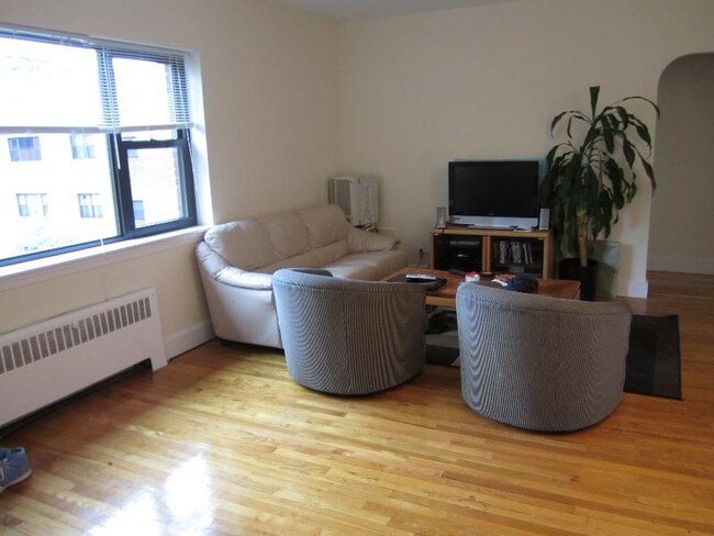 Foto del edificio - 106 Longwood Ave