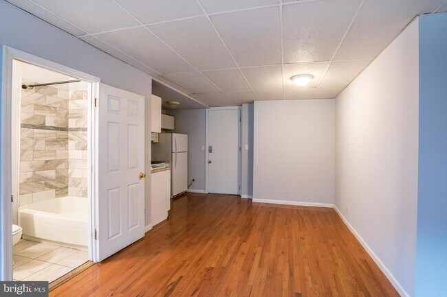 Foto del edificio - 2115 N 63rd St
