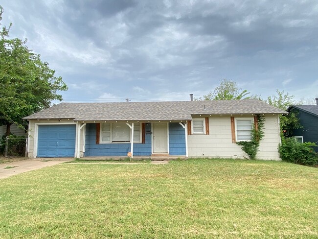 Building Photo - 3712 Woodside Dr