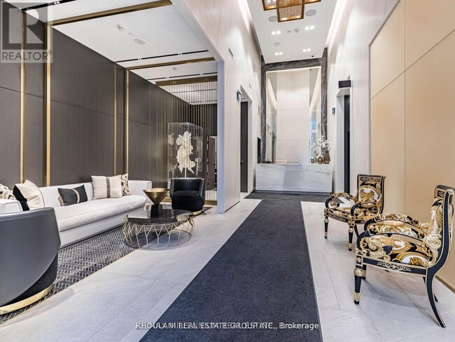 Building Photo - 319 Jarvis St