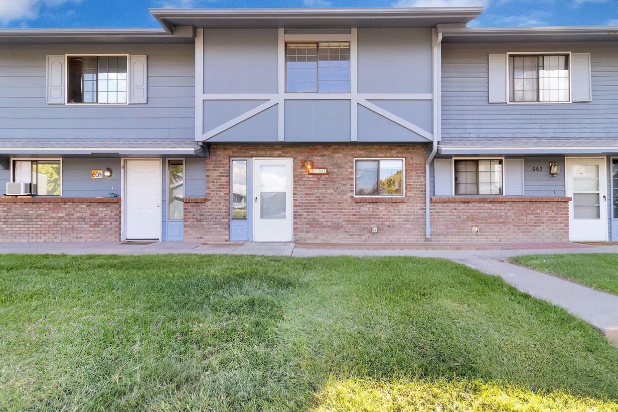 2 Bedroom Condo near CMU - 2 Bedroom Condo near CMU