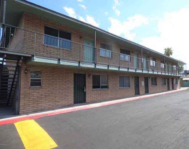 Building Photo - 2936 N 39th St