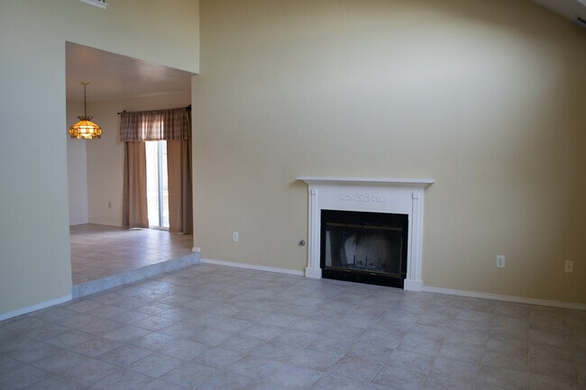 Foto del edificio - 35 Fisher Ct