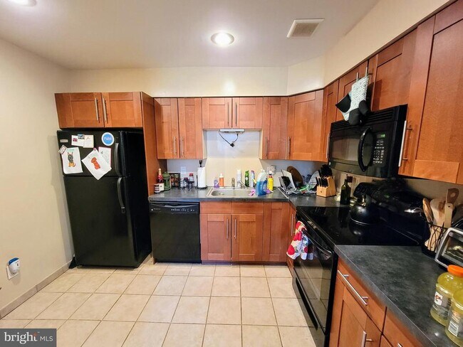 Building Photo - 4000 Gypsy Ln