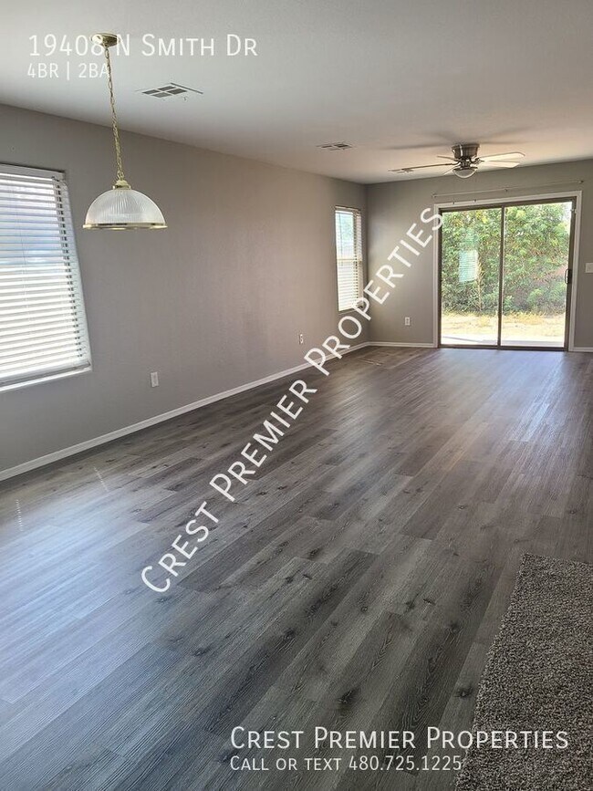 Foto del edificio - 19408 N Smith Dr