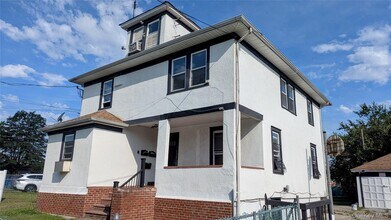 Building Photo - 210 Pearl St
