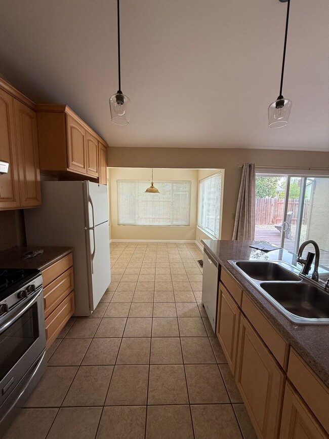 Building Photo - 2878 Cypress Way