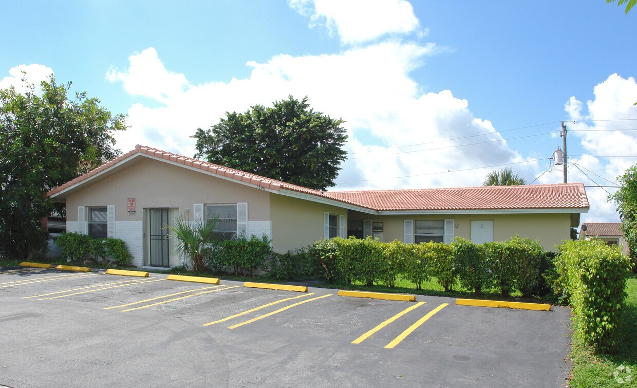 Primary Photo - 7800 NW 44th Ct