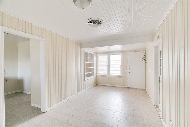 Foto del edificio - 3314 Albemarle Dr