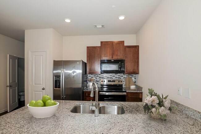 Building Photo - 1010 Highwood Ln