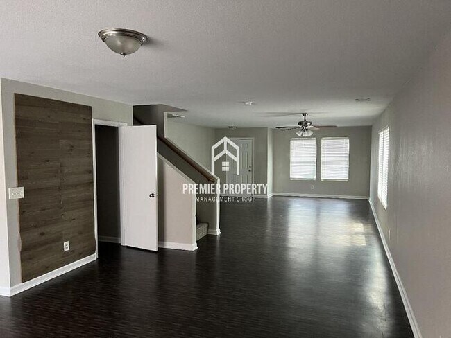 Foto del edificio - 213 Whitestone Dr NE