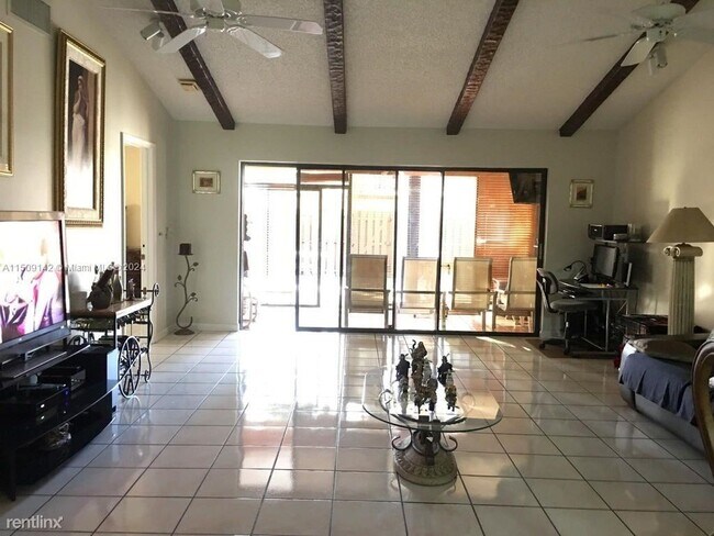 Foto del edificio - 3 br, 2 bath House - 8748 SW 114th Pl