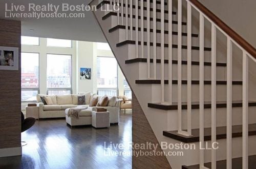 Building Photo - 373 Newbury St