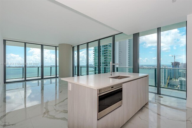 Foto del edificio - 480 NE 31st