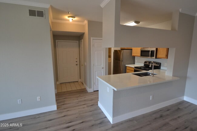 Building Photo - 5401 E Van Buren St