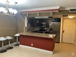 Building Photo - 3900 N Hills Dr