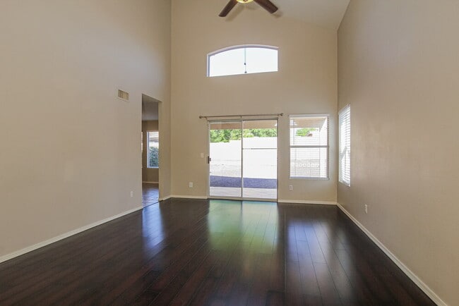 Building Photo - 116 W Monona Dr