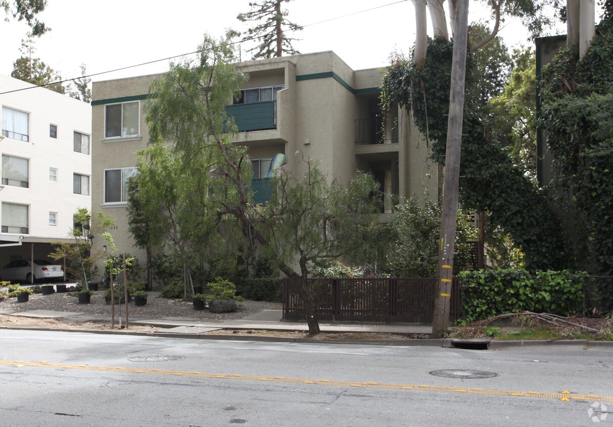 Building Photo - 1029 El Camino Real