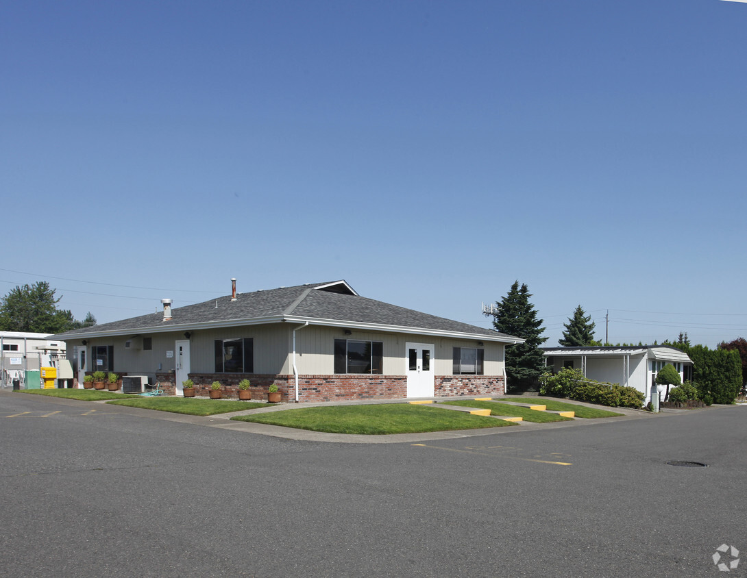 Primary Photo - Poplar Mobile Manor
