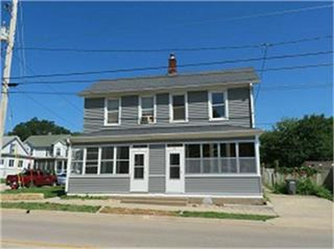 Primary Photo - 93 Kaufmann Ave