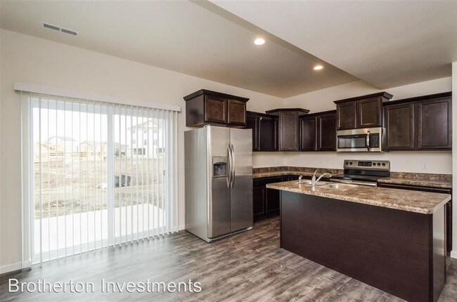 Building Photo - 3 br, 2.5 bath House - 1215 Ronald Way
