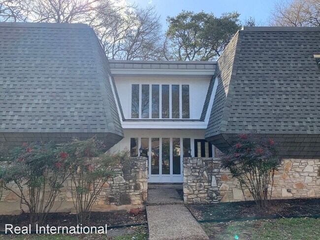 Building Photo - 4 br, 3.5 bath House - 9025 Balcones Club Dr
