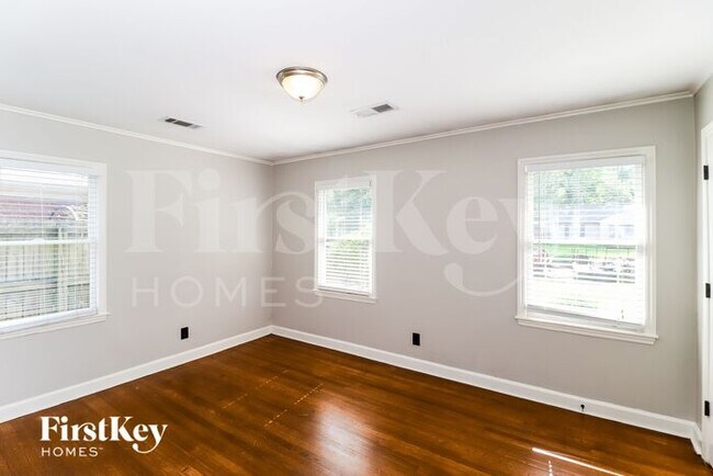 Foto del edificio - 1256 W Perkins Rd