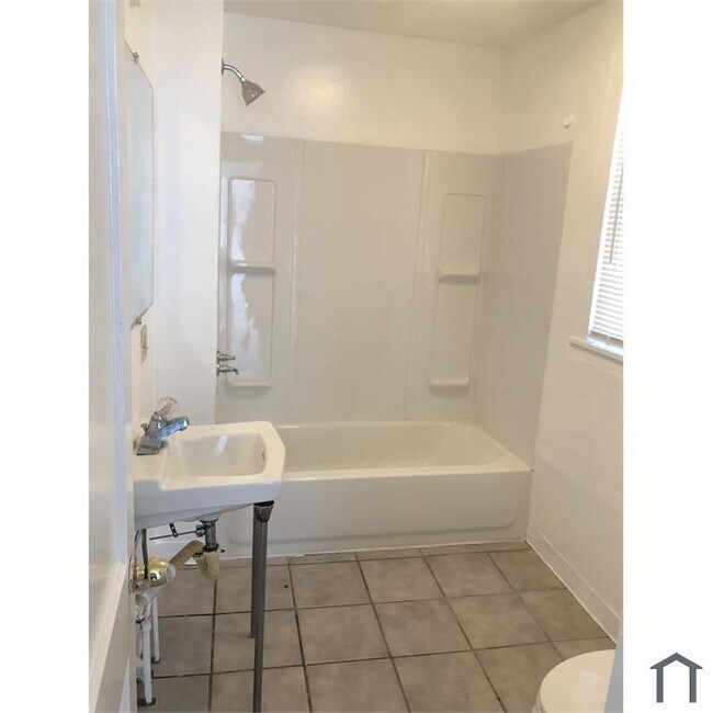 Foto del edificio - 1011 62nd St