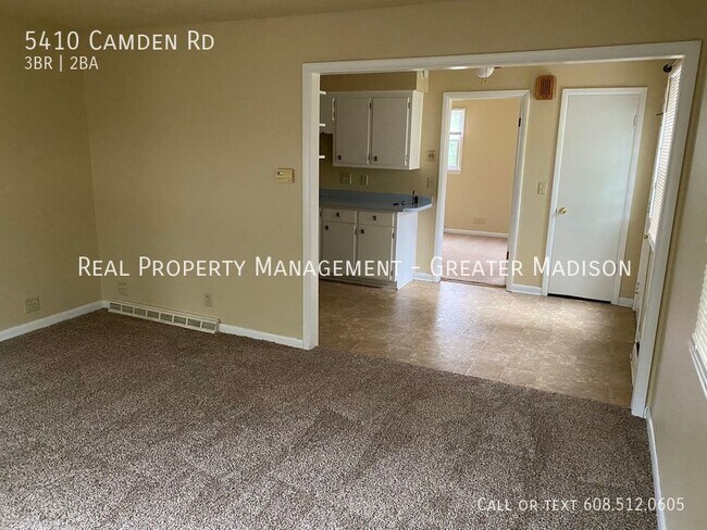 Building Photo - Newly Remodeled 3 bedroom duplex with a 1 ...