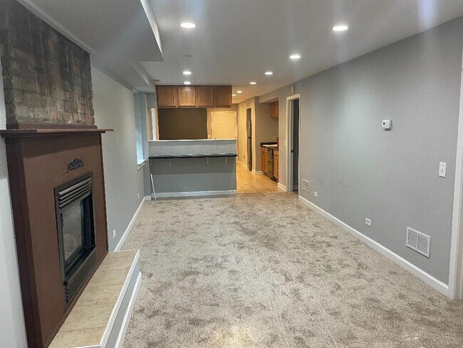 Foto del edificio - 1646 N Oakley Ave
