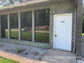 Building Photo - 914 Withrow Dr