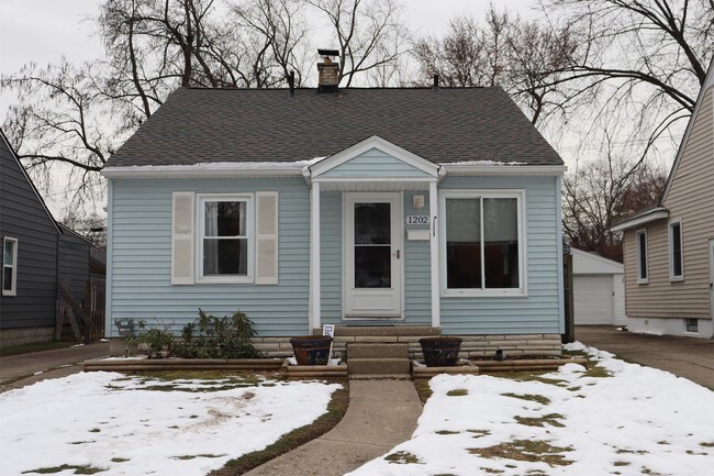 Building Photo - 1202 Donald Ave