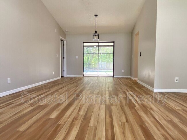 Building Photo - 703 Sandy Creek Dr