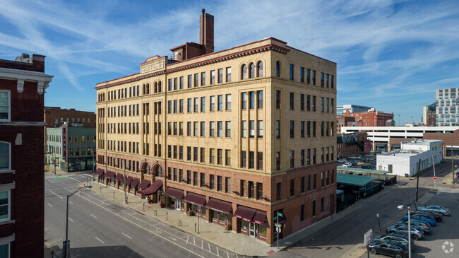 Building Photo - The Hartman Building