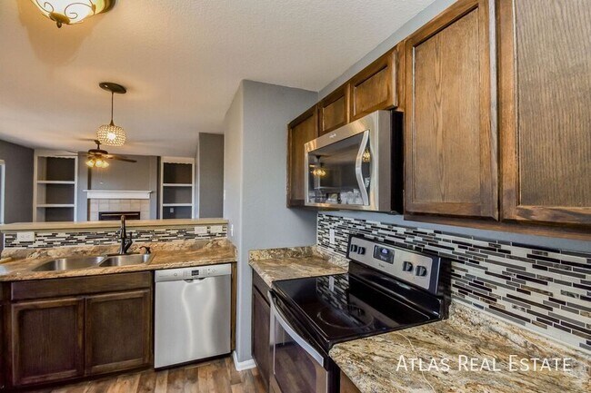 Building Photo - 3340 Cowhand Dr